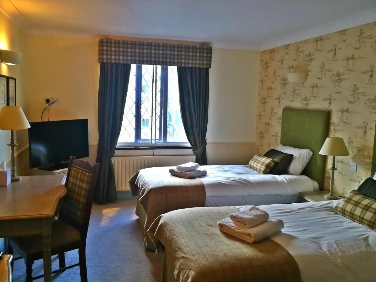 The Red Lion Hawkshaw Hotel Bury  Eksteriør billede