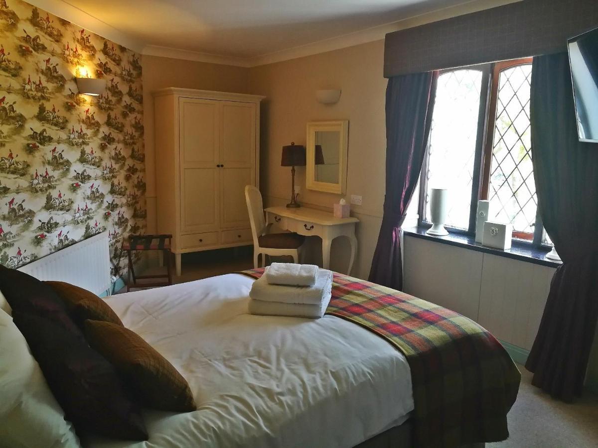 The Red Lion Hawkshaw Hotel Bury  Eksteriør billede