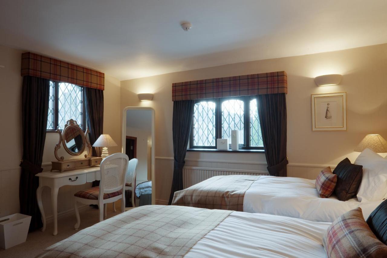 The Red Lion Hawkshaw Hotel Bury  Eksteriør billede